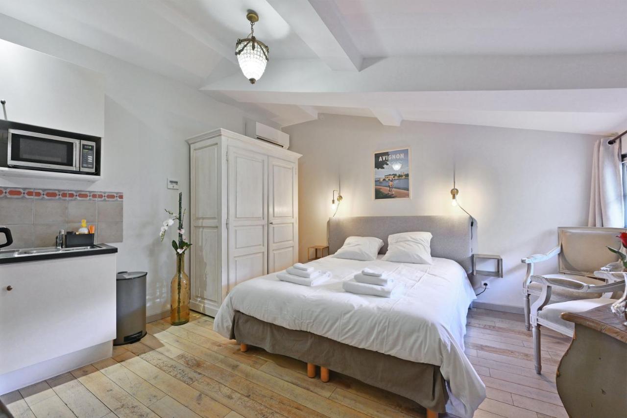 Au Coeur Des Papes, Dans Batisse De Charme Studios & Appartements En Coeur De Ville 아비뇽 외부 사진