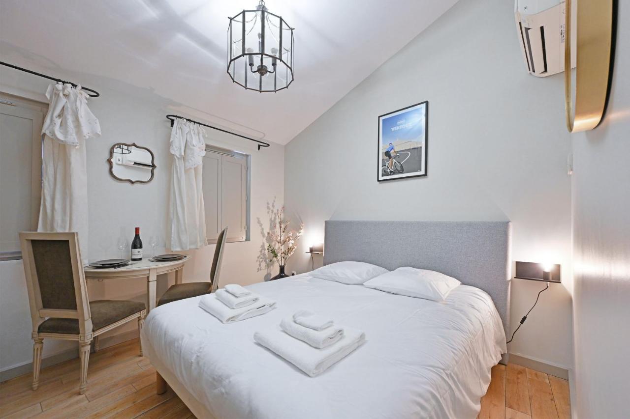 Au Coeur Des Papes, Dans Batisse De Charme Studios & Appartements En Coeur De Ville 아비뇽 외부 사진