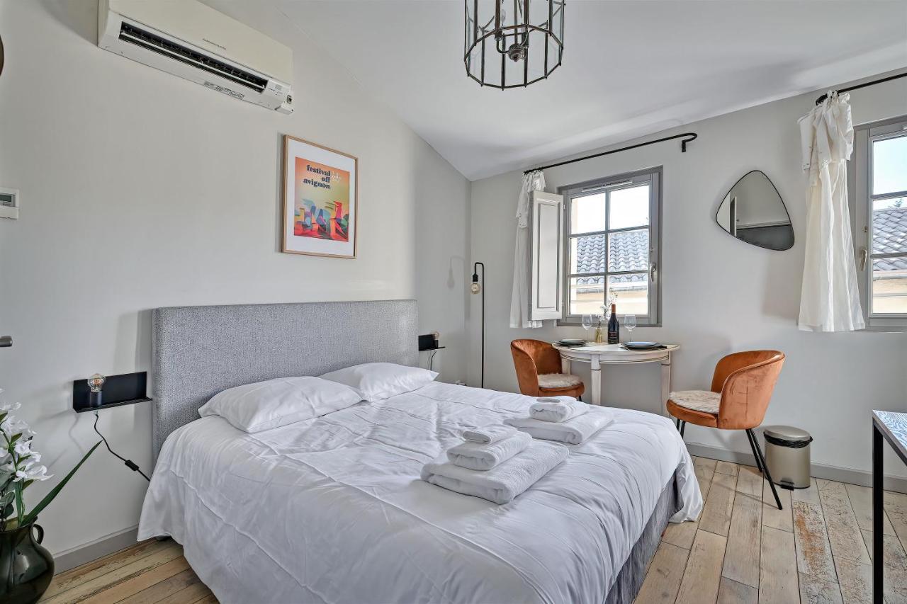 Au Coeur Des Papes, Dans Batisse De Charme Studios & Appartements En Coeur De Ville 아비뇽 외부 사진