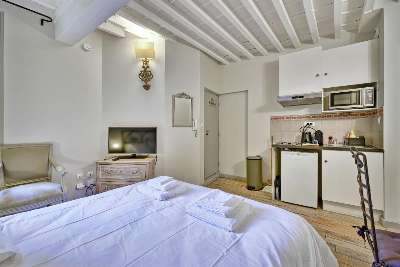 Au Coeur Des Papes, Dans Batisse De Charme Studios & Appartements En Coeur De Ville 아비뇽 외부 사진