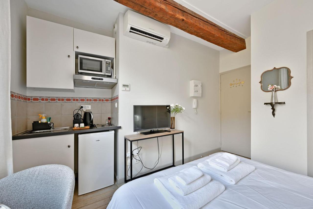 Au Coeur Des Papes, Dans Batisse De Charme Studios & Appartements En Coeur De Ville 아비뇽 외부 사진