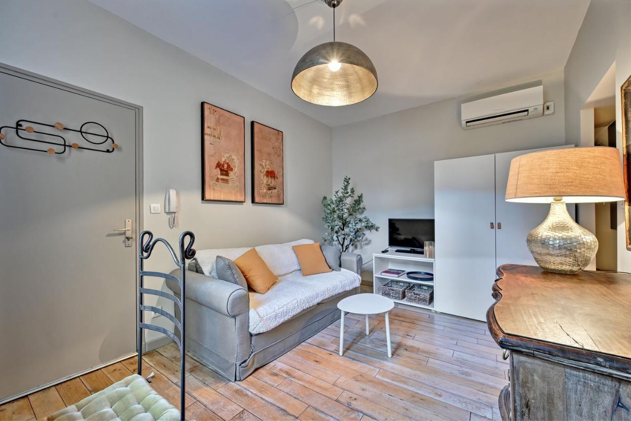 Au Coeur Des Papes, Dans Batisse De Charme Studios & Appartements En Coeur De Ville 아비뇽 외부 사진