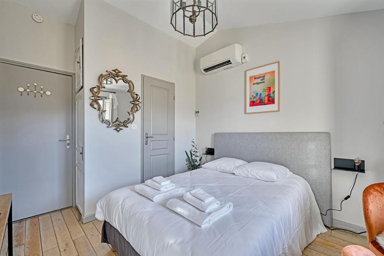 Au Coeur Des Papes, Dans Batisse De Charme Studios & Appartements En Coeur De Ville 아비뇽 외부 사진