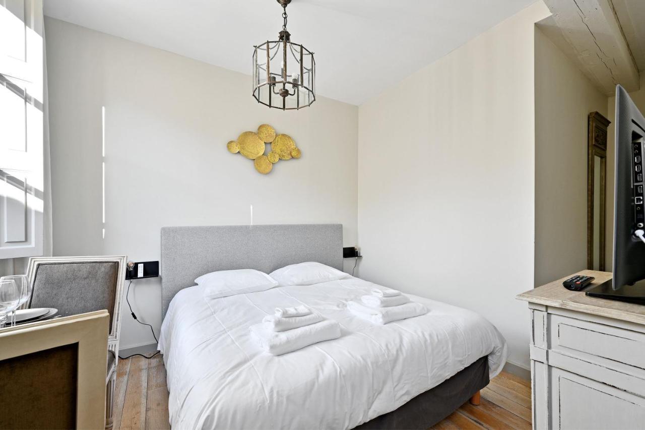 Au Coeur Des Papes, Dans Batisse De Charme Studios & Appartements En Coeur De Ville 아비뇽 외부 사진
