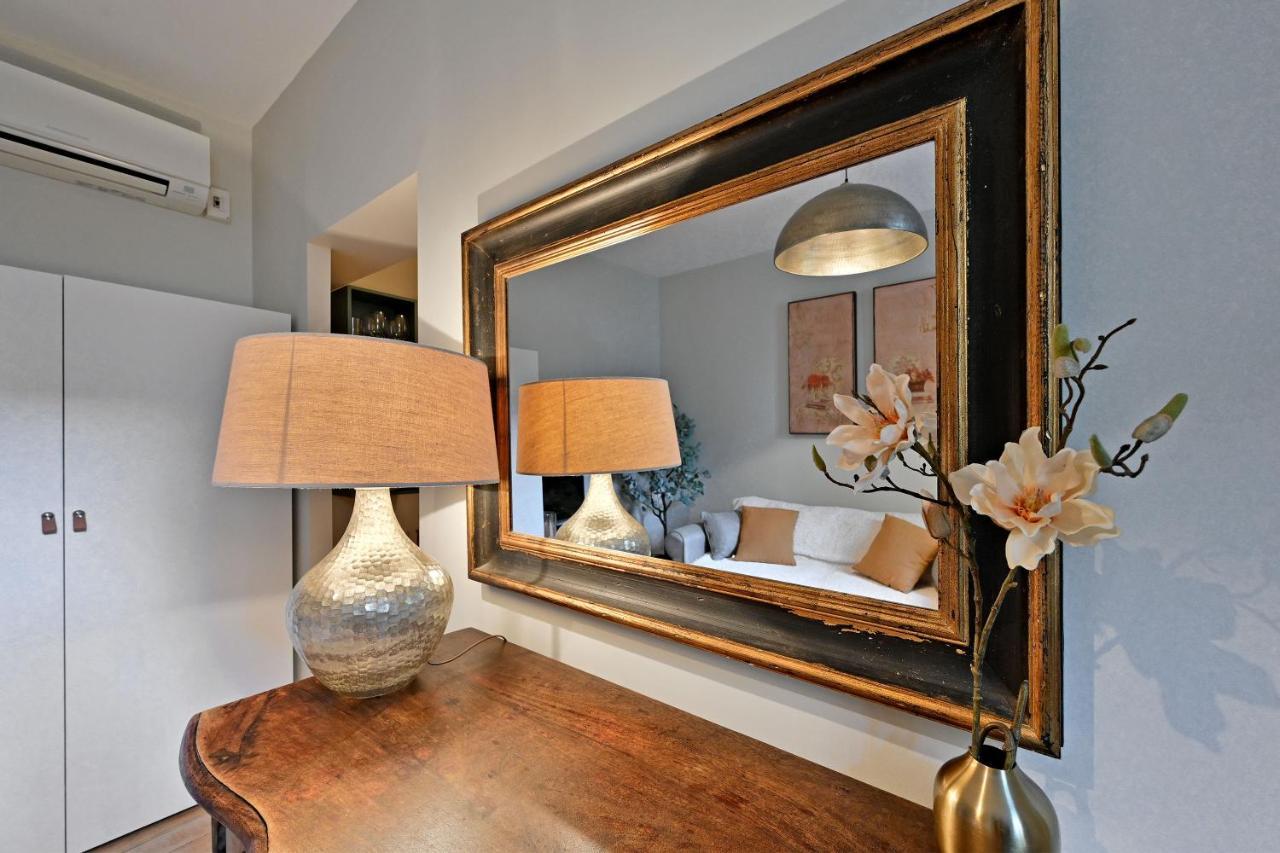 Au Coeur Des Papes, Dans Batisse De Charme Studios & Appartements En Coeur De Ville 아비뇽 외부 사진