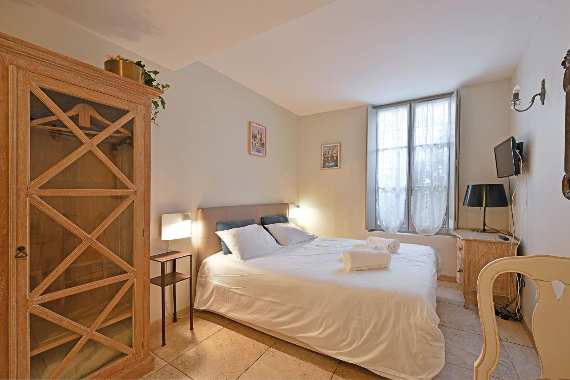 Au Coeur Des Papes, Dans Batisse De Charme Studios & Appartements En Coeur De Ville 아비뇽 외부 사진