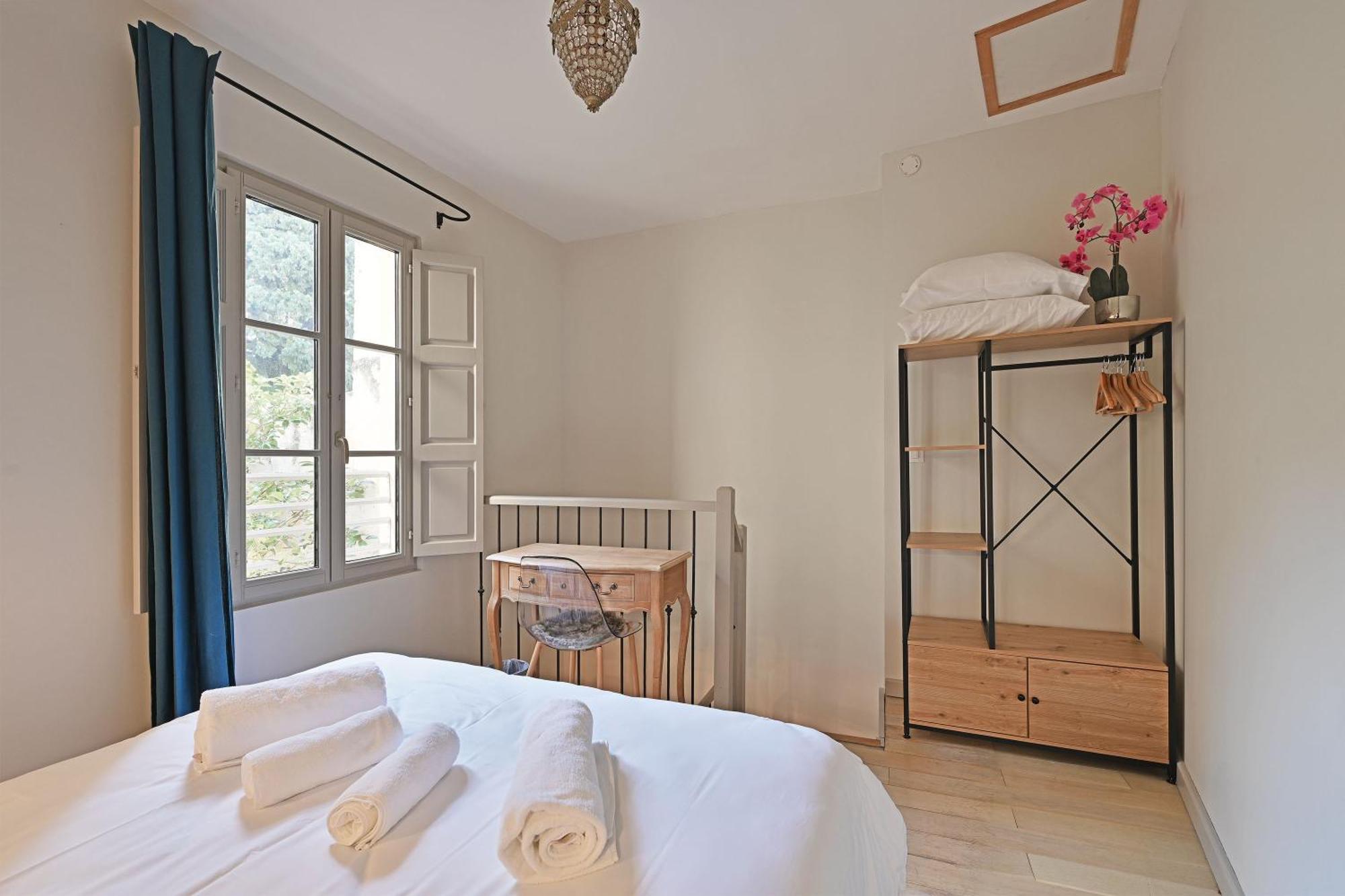 Au Coeur Des Papes, Dans Batisse De Charme Studios & Appartements En Coeur De Ville 아비뇽 외부 사진